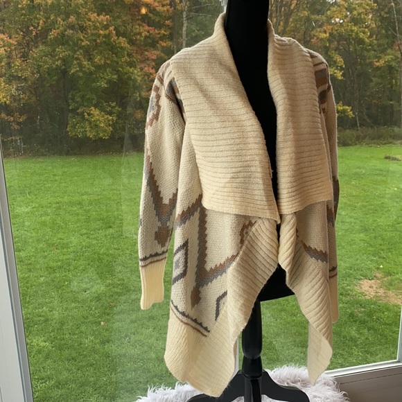 Roxy Southwest Aztec Sweater Shawl/ Cardigan - Picture 2 of 9
